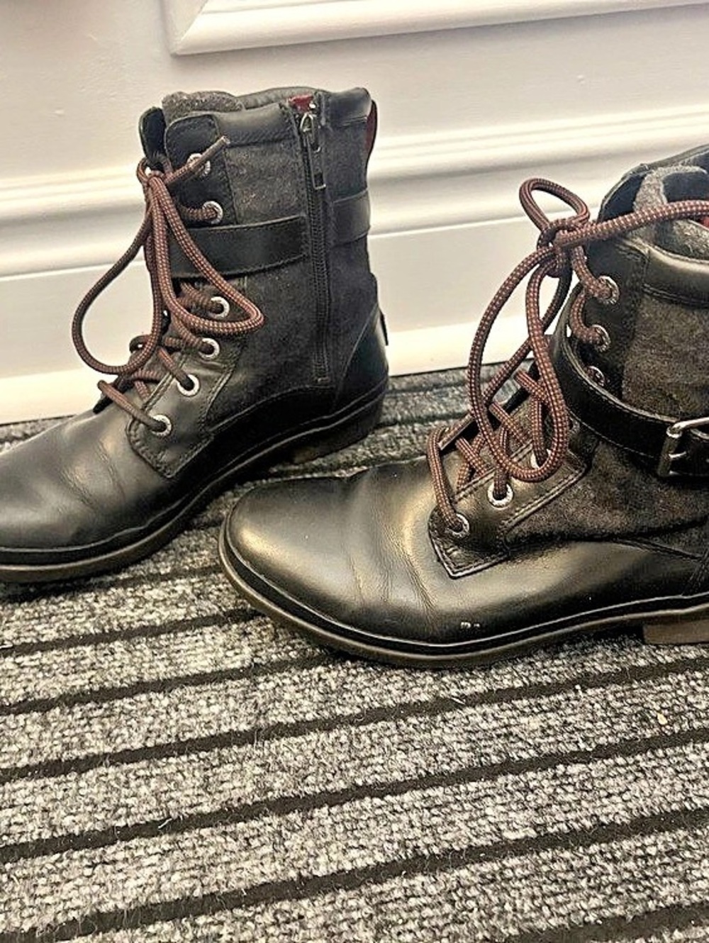 UGG Black Leather Winter Boots US 6